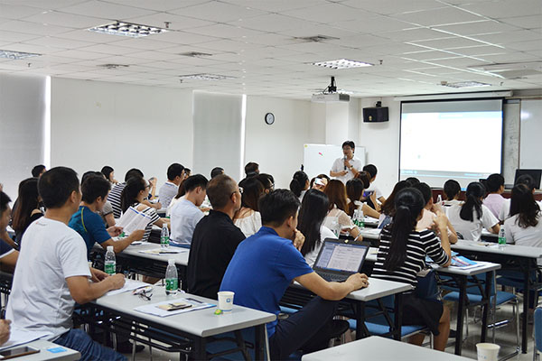 講師登場(chǎng)